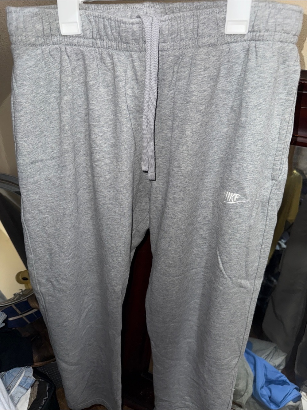 Nike Men's Light Gray Fleece Joggers with Drawstring